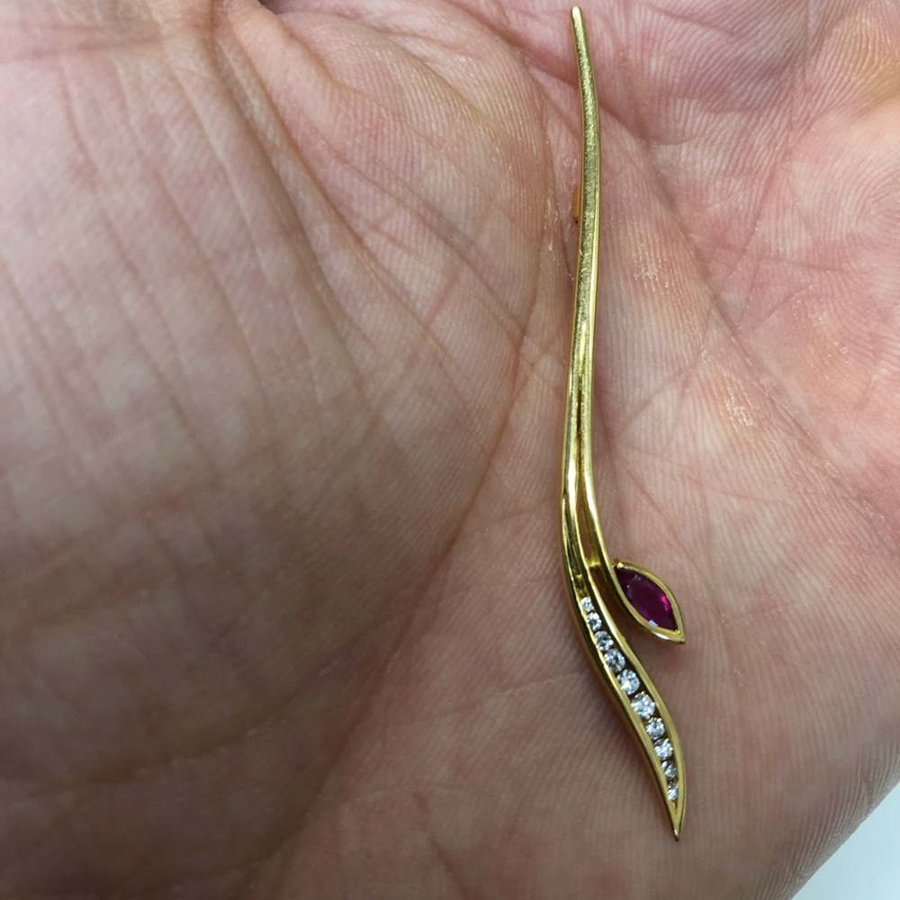 Christian Bauer 18 kt /ruby/diamond brooch/pin